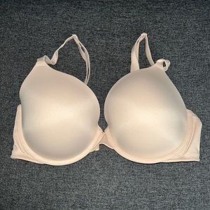 VS Pink lightly lined bra